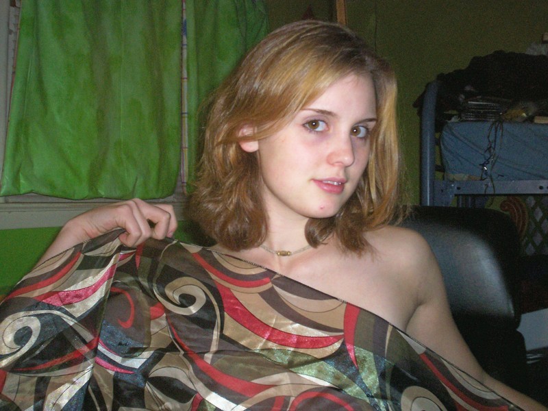 Möchtegern-Models posieren in Nacktshootings
 #68114694