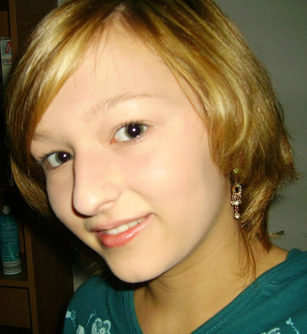 Möchtegern-Models posieren in Nacktshootings
 #68114707