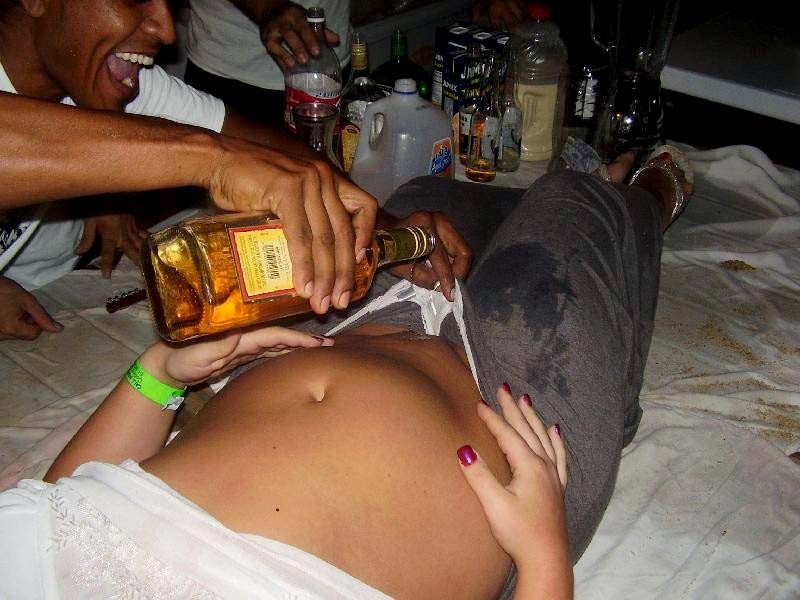 Möchtegern-Models posieren in Nacktshootings
 #68114724