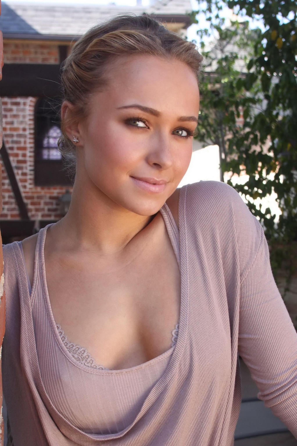 Hayden Panettiere showing cleavage in low cut top at the press conference in Wes #75313216