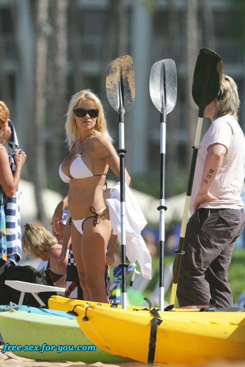 Pamela Anderson show pussy and tits and posing in bikini #75436676