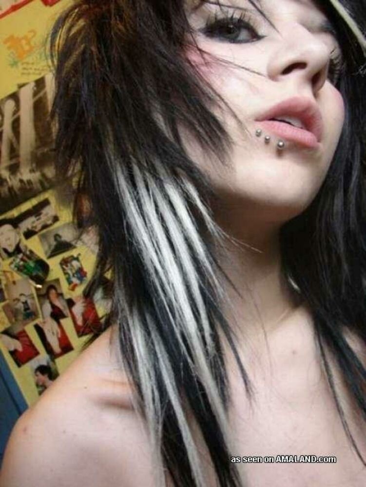 Emo and goth gfs posing and selfshot pics 18 #68267613