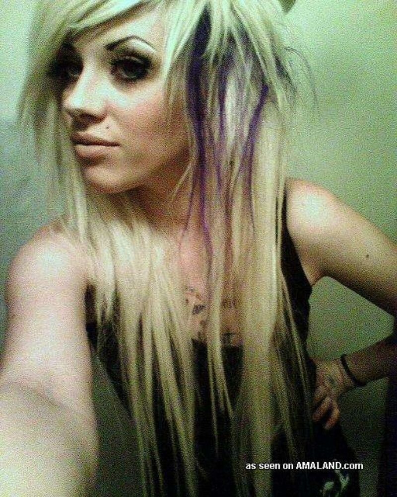 Emo and goth gfs posing and selfshot pics 18 #68267714