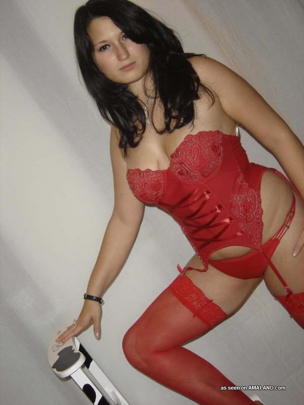 Set di foto di una ragazza amatoriale cattiva e spessa nelle sue lingerie sexy
 #68179457
