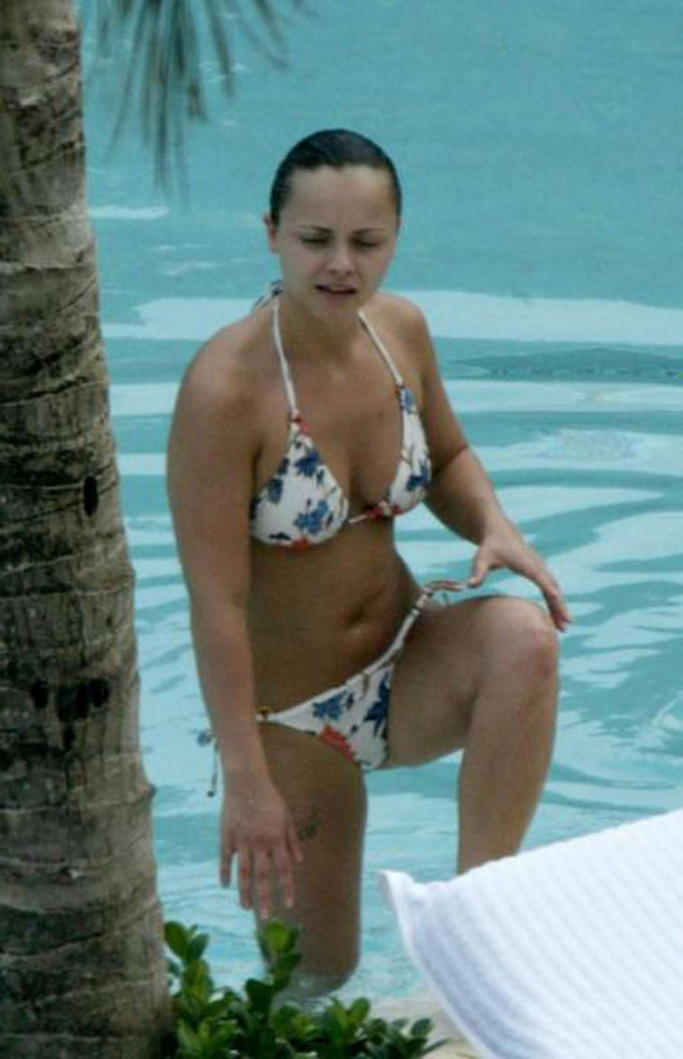 Christina Ricci shows perfectly hot body and tattoo above the ass #75377465