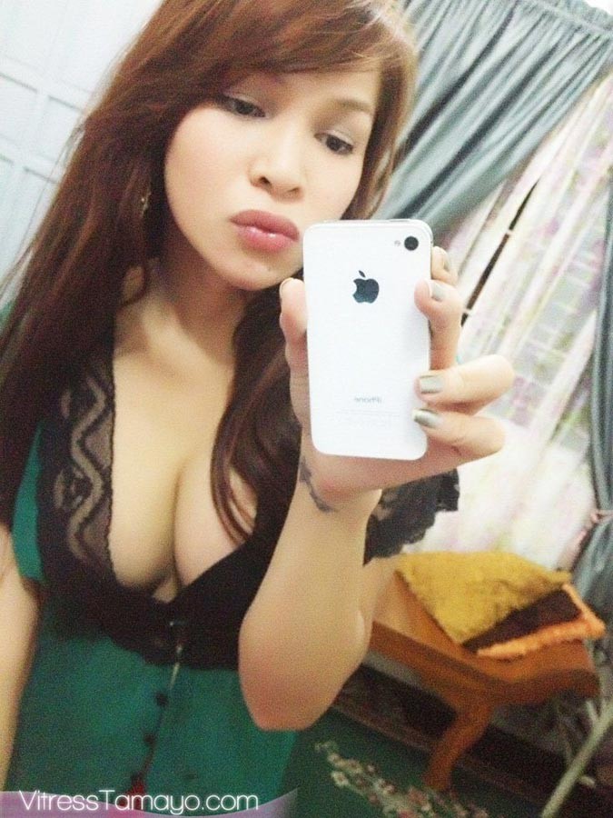 Cute selfshot Fotos von asiatischen Babe mit großen Titten
 #77868687