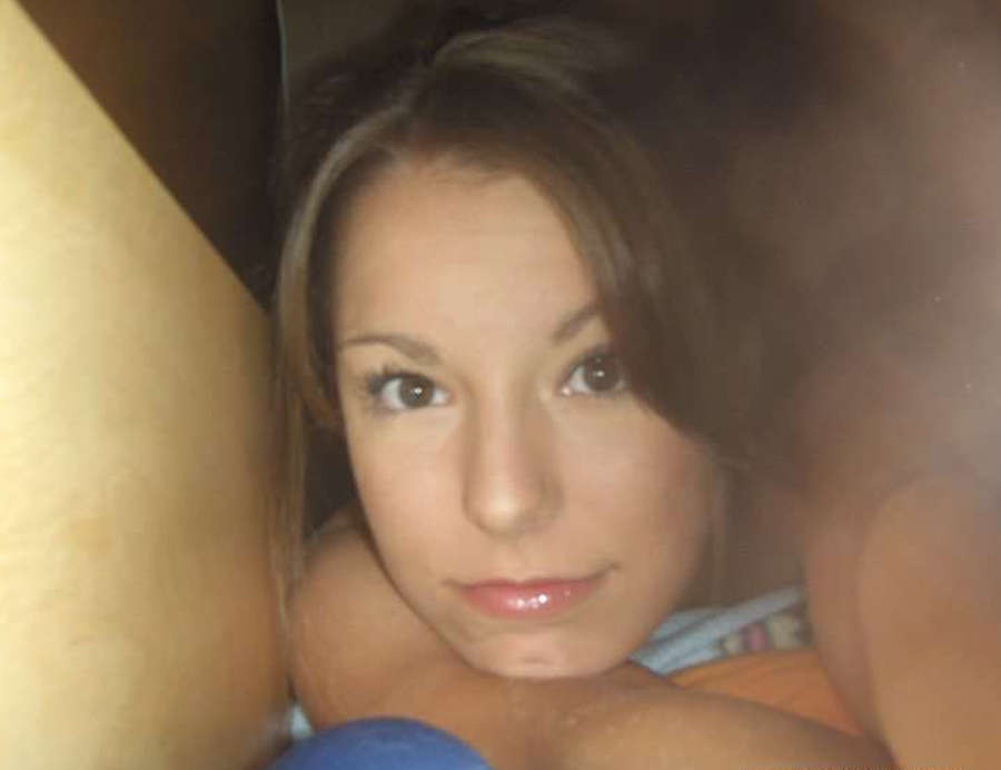 Bild-Kompilation von einem Küken entblößt ihre runden Brüste
 #67314912
