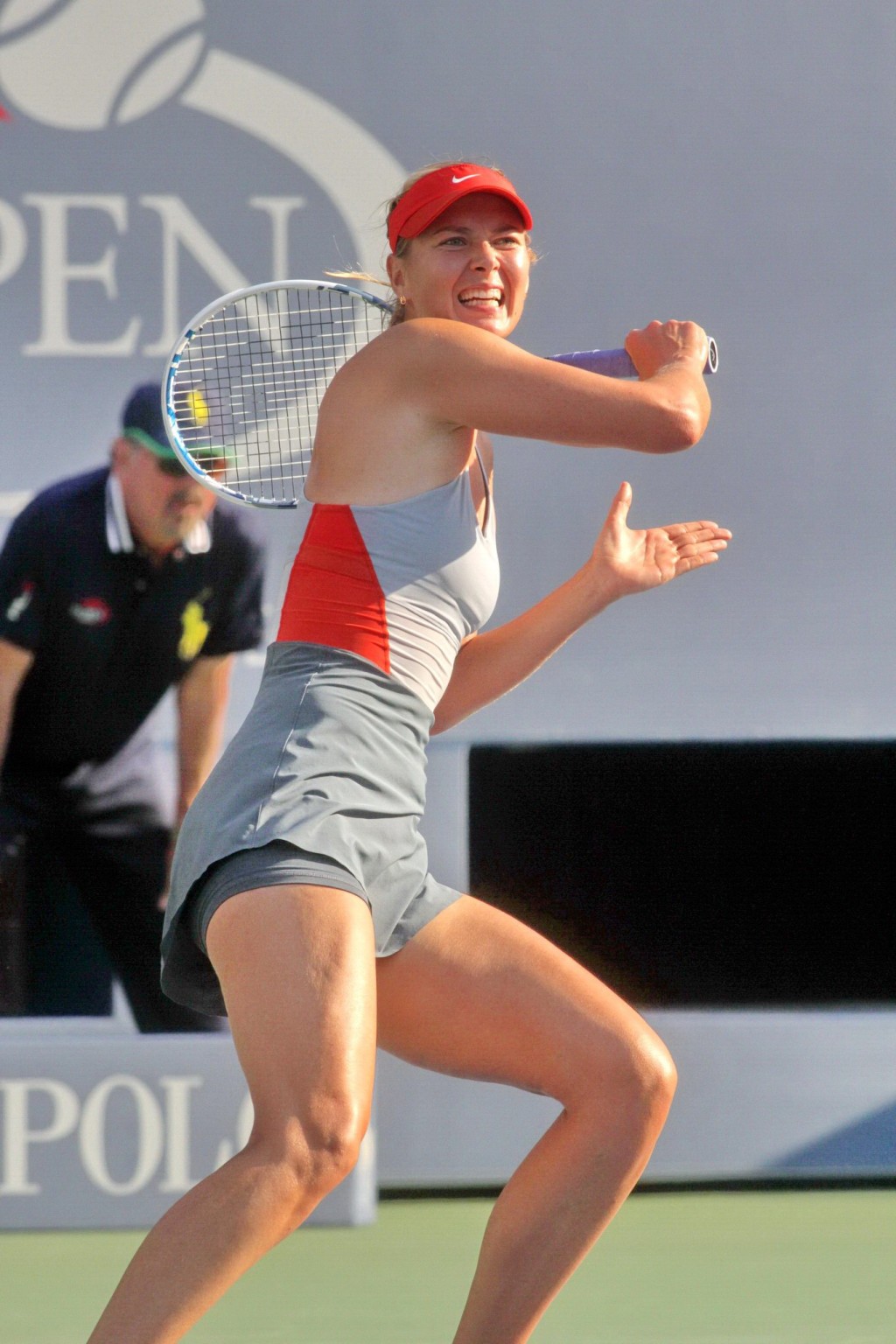 Maria sharapova blinkt ihr schwarzes höschen beim us open tennis-turnier in n
 #75187303