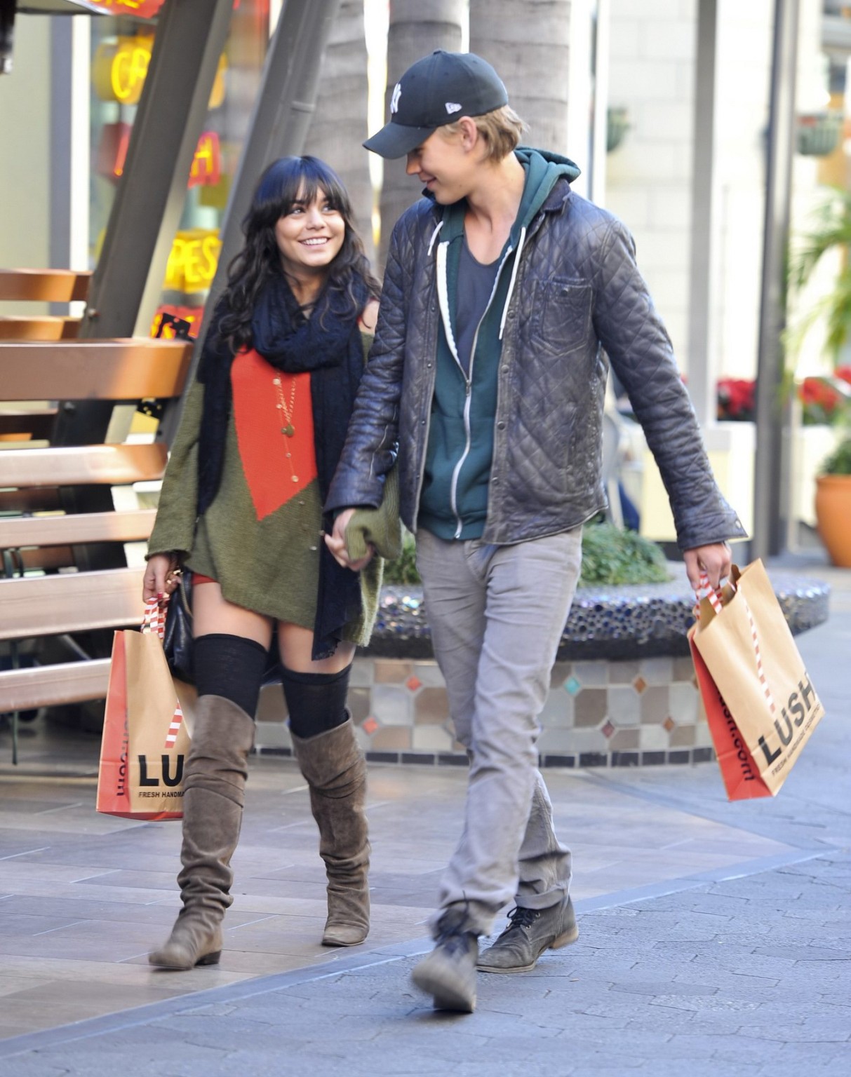 Vanessa Hudgens leggy wearing fuckme boots while shopping in LA #75278000