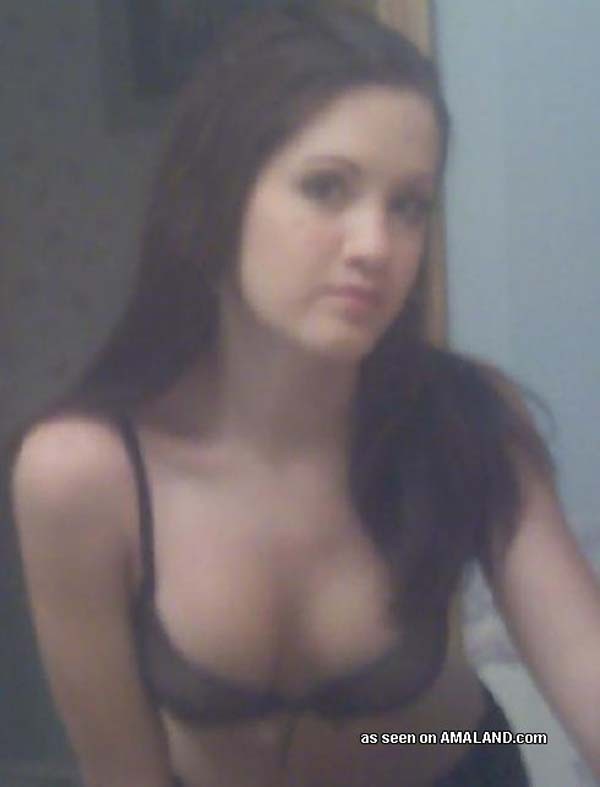 Picture gallery of Mia camwhoring for the first time #75713248