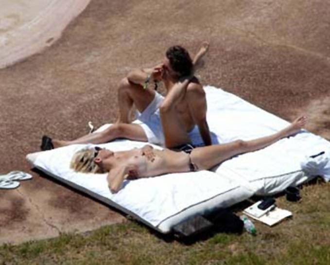 Sharon stone desnuda y en topless
 #75423979