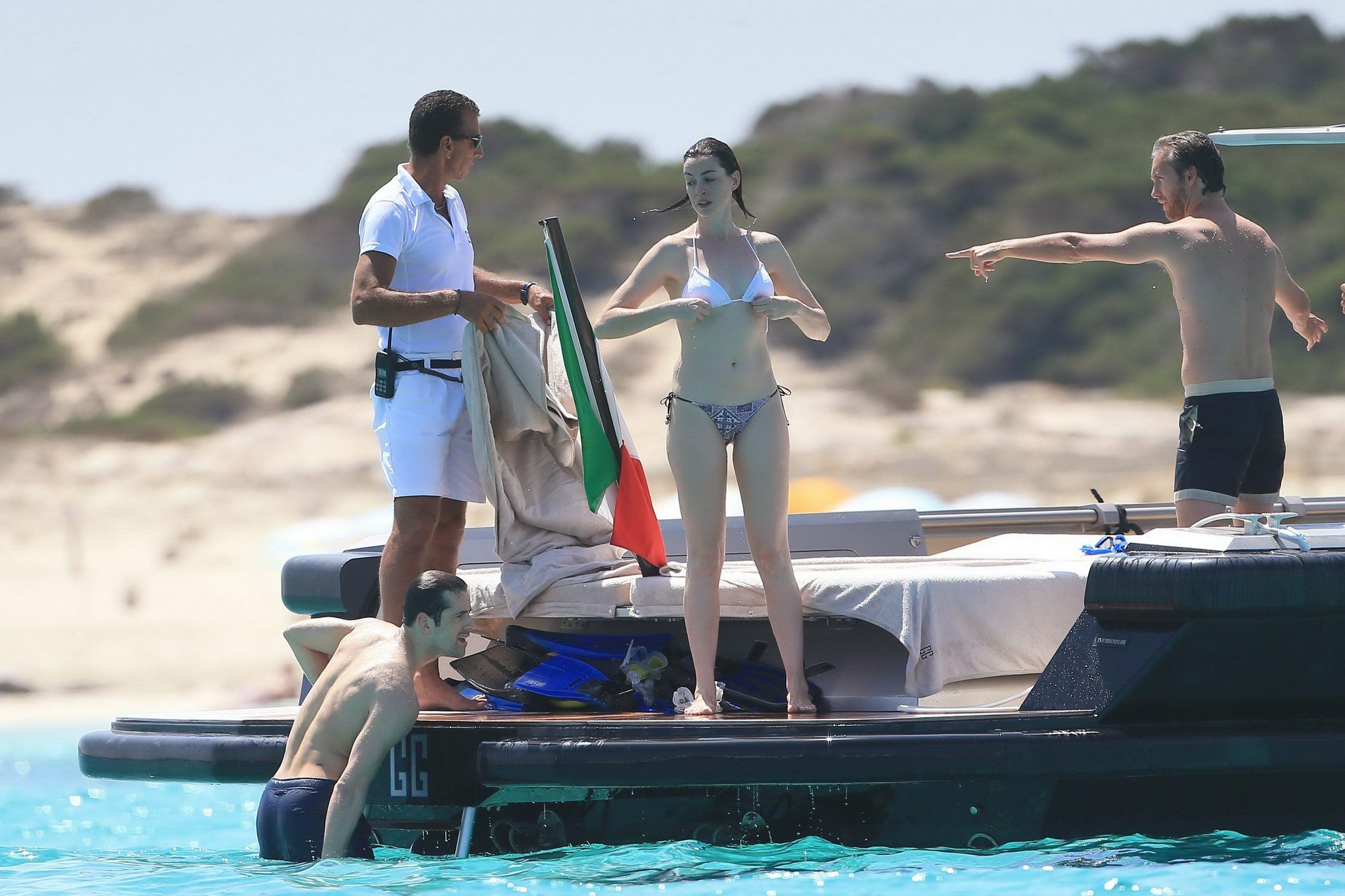 Anne Hathaway busty in un piccolo due pezzi allo yacht
 #75155246