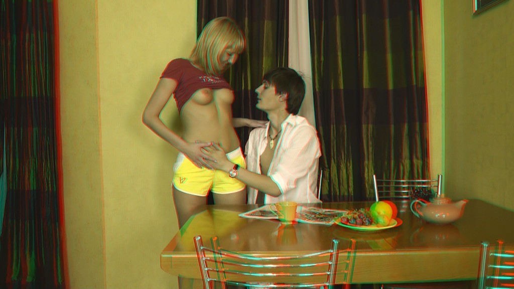 Un mec penche une blonde sur la table de la cuisine et la baise à fond dans un porno D.
 #67048242