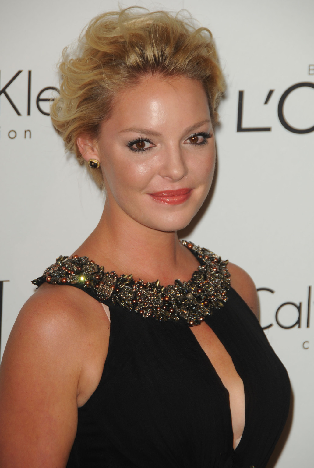 Katherine Heigl showing huge cleavage at 18th Annual ELLE Women in Hollywood Cel #75285027