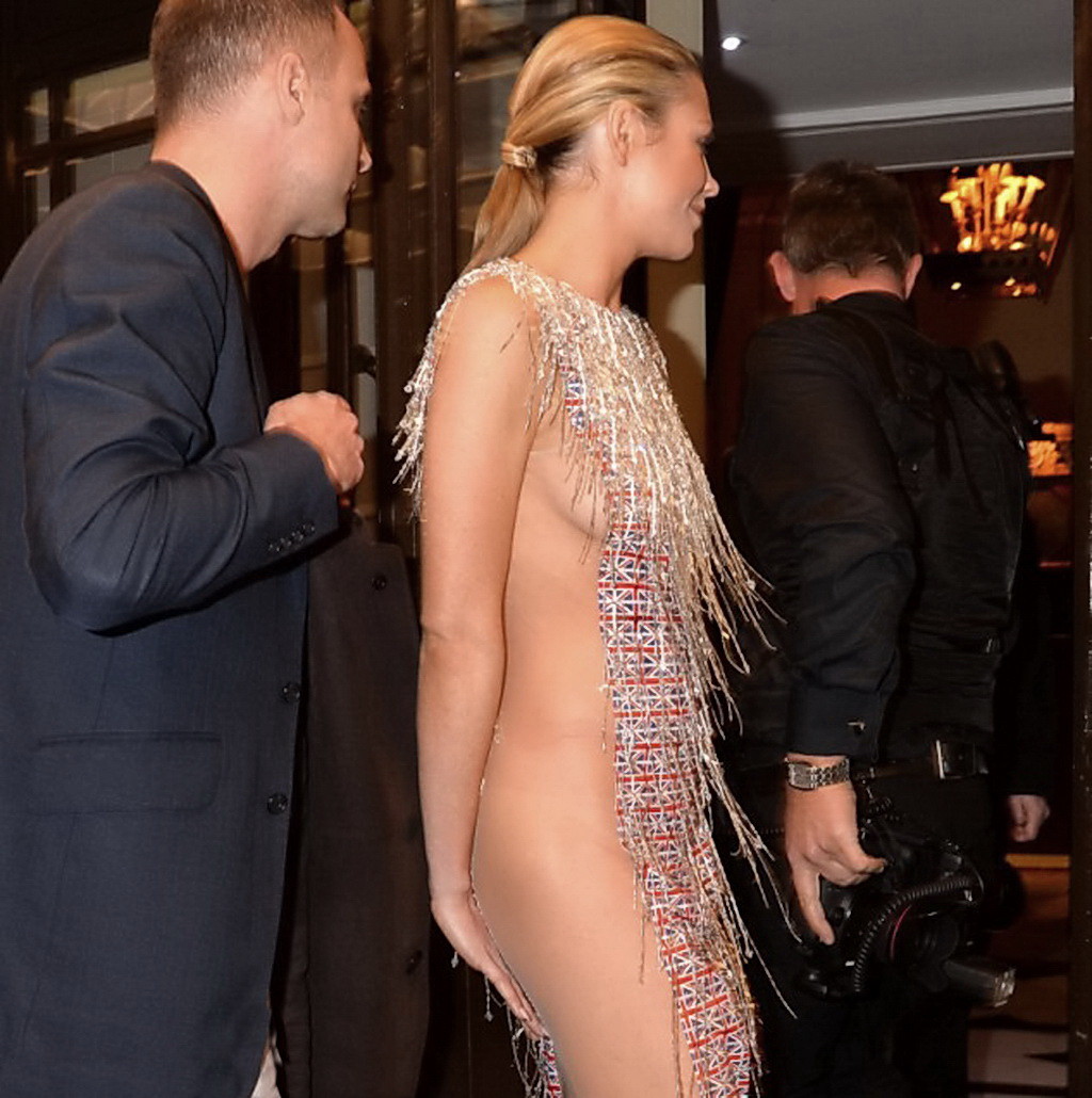 Abigail Clancy völlig nackt unter einem durchsichtigen Paneelkleid bei der Fashion for the Br
 #75213503