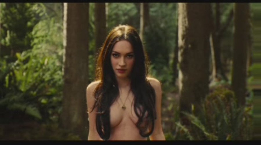 Megan fox se baignant nue mais bien couverte
 #75389165