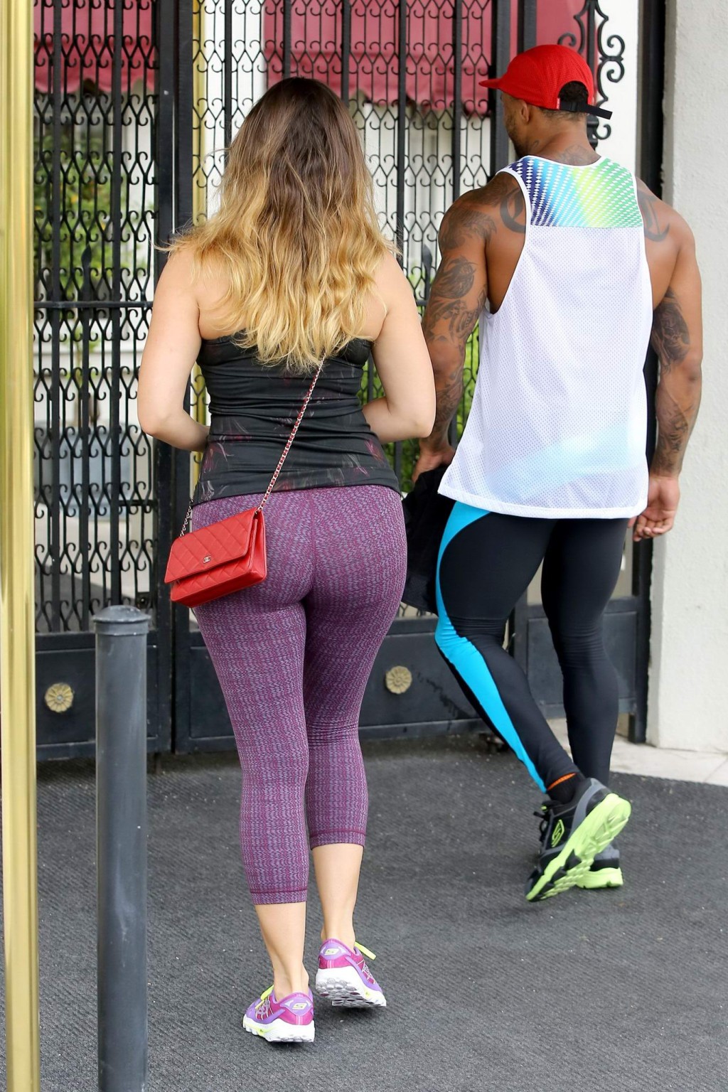 Kelly Brook shows off her ass and cameltoe in tights leaving a gym in West Holly #75190765