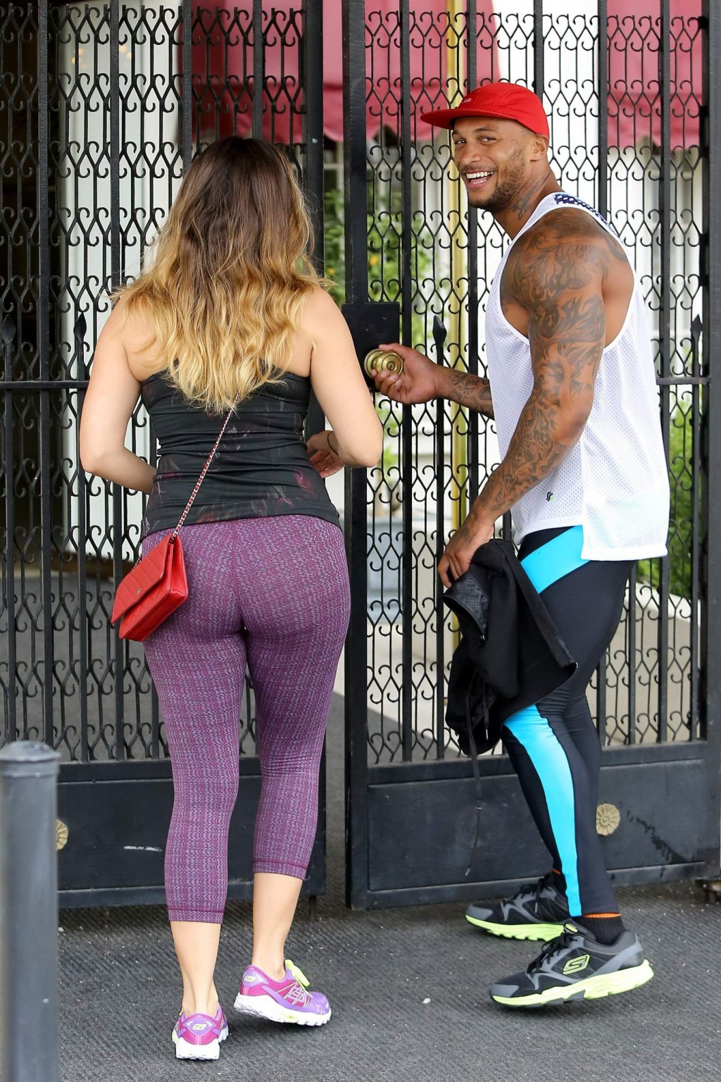 Kelly brook zeigt ihren arsch und cameltoe in strumpfhosen beim verlassen eines fitnessstudios in west holly
 #75190783