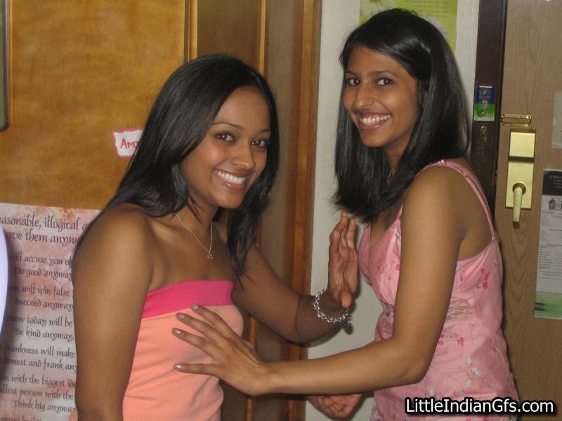 Indian amateur girls posing #71532939