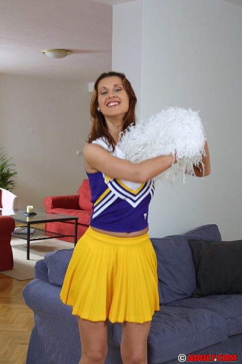 Busty junge Cheerleader bekommt in verschiedenen Positionen zugeschlagen
 #75473331