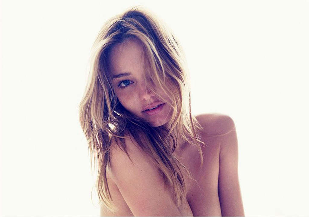 Miranda Kerr posing all nude on bed and showing her tits #75346408