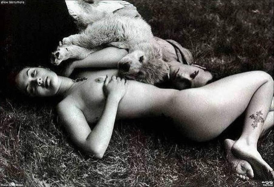 hip actress Drew Barrymore in several nude shots #75366288