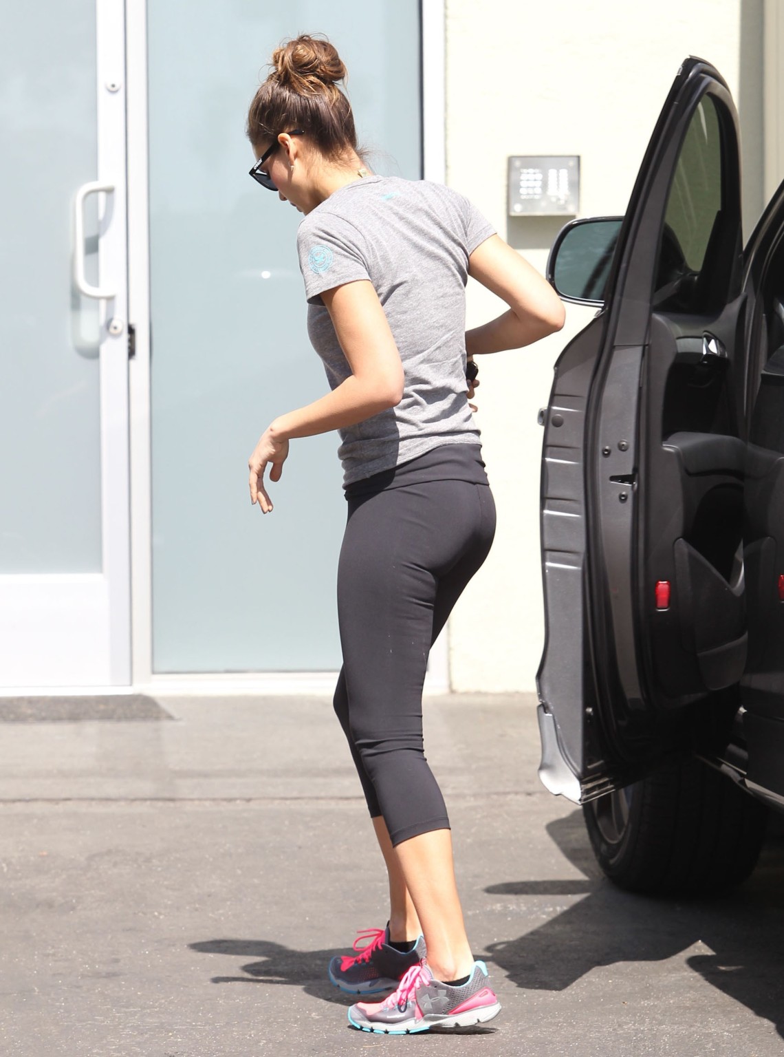Jessica Alba showing off her round ass in tights outside her office in Santa Mon #75267604