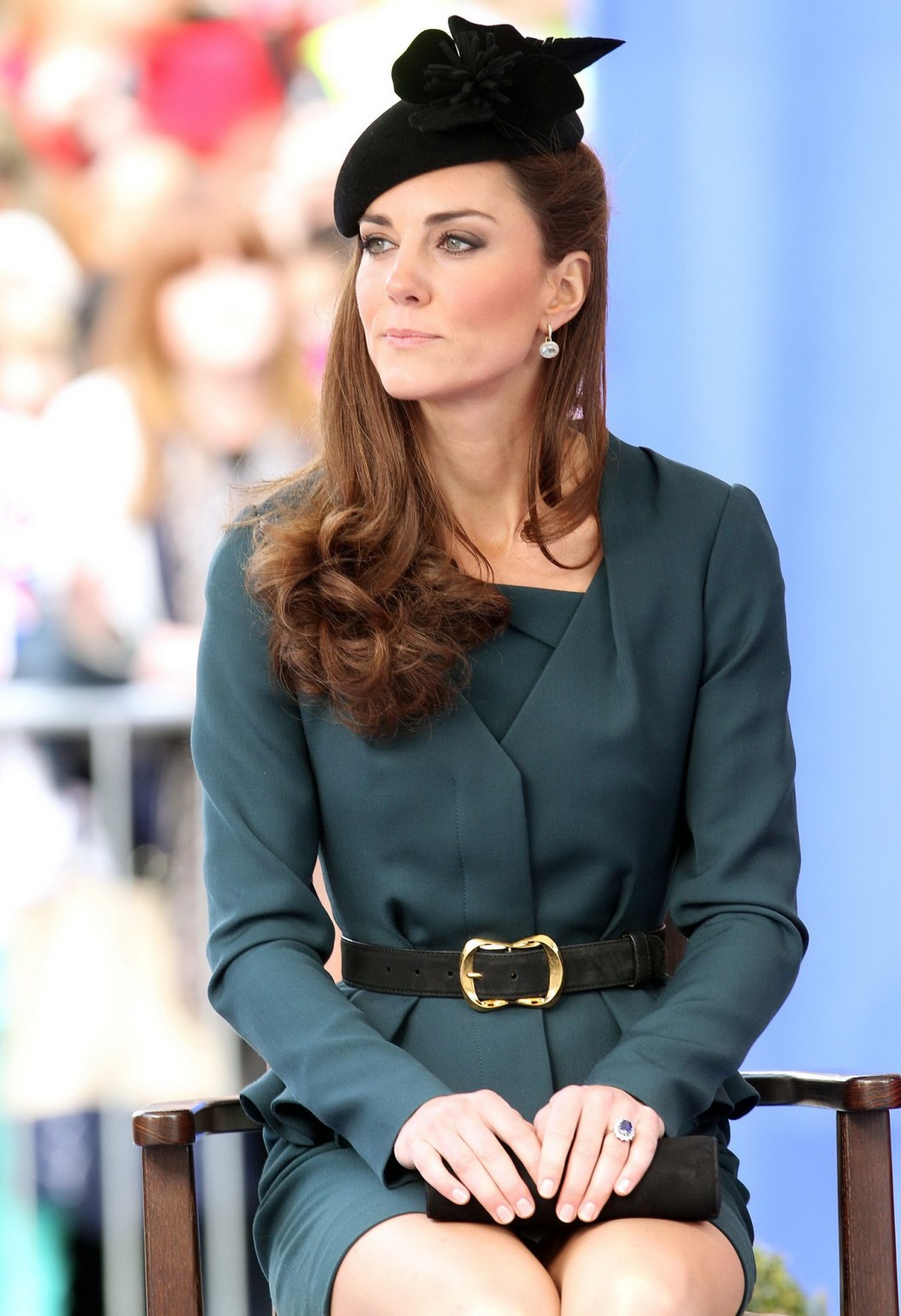 Kate middleton mostrando la falda real en el tou del jubileo de diamante de la reina elizabeth ii #75271024