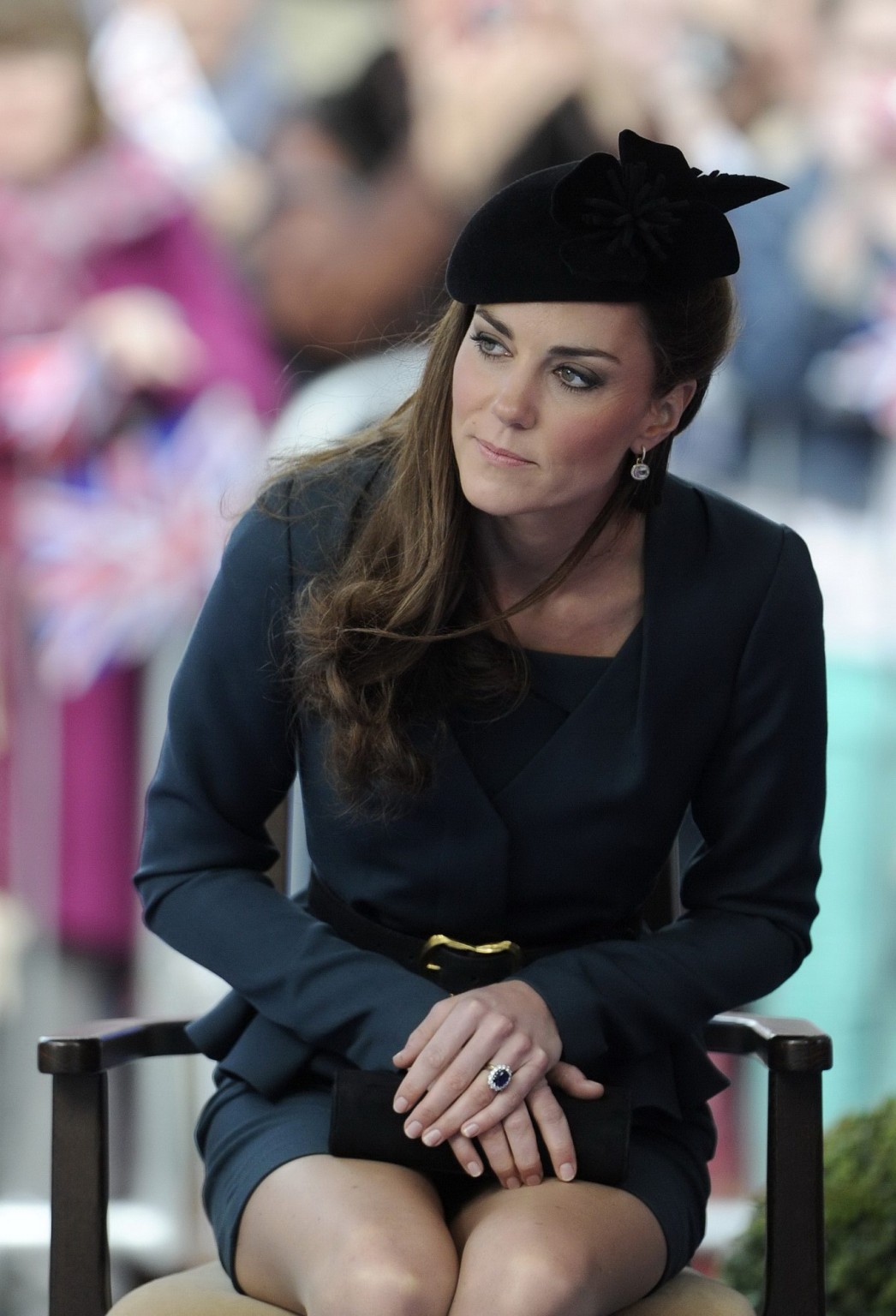 Kate middleton mostrando la falda real en el tou del jubileo de diamante de la reina elizabeth ii #75271032