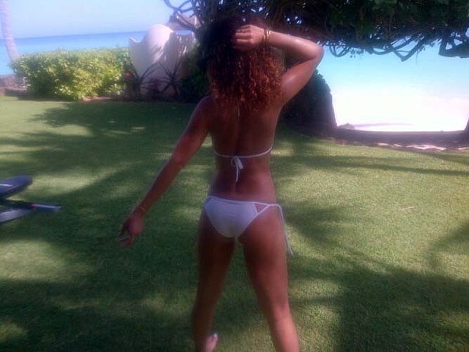 Rihanna exposing sexy body and hot ass in bikini on beach #75275982