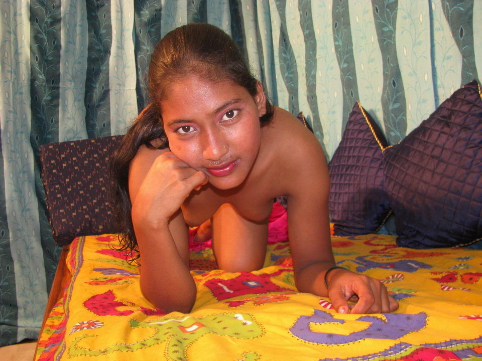 L'adolescente amatoriale indiano si fa scopare
 #74841185