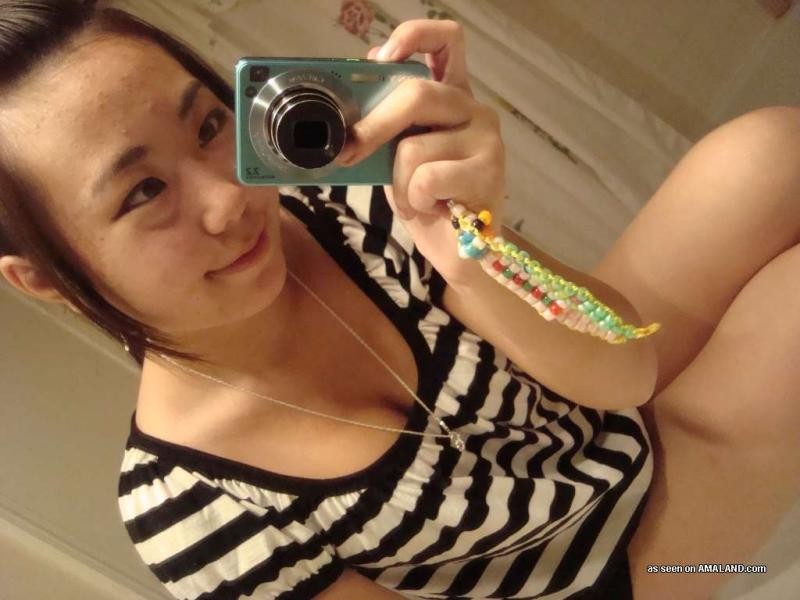 Singaporean cutie amatoriale arrapato mostra le sue tette e figa
 #69757179