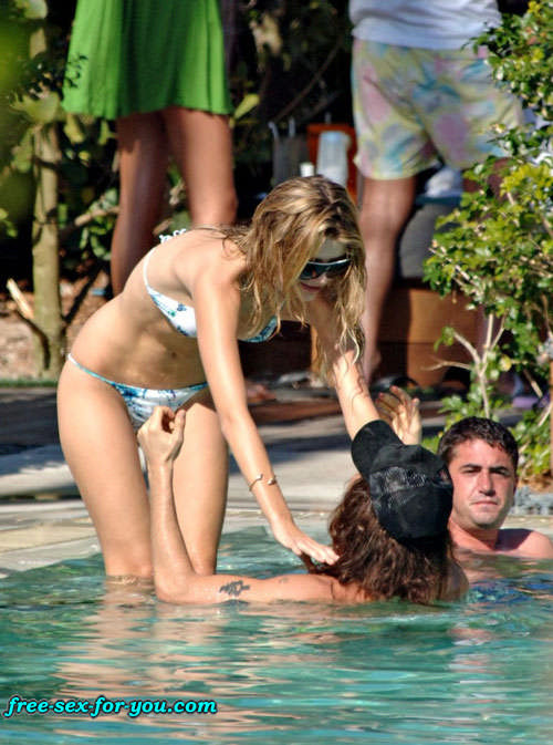 Mischa Barton tit slip and bikini posing paparazzi pictures #75433474