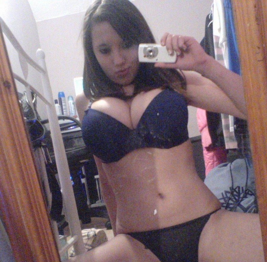 Jovencitas con grandes pechos
 #77098702