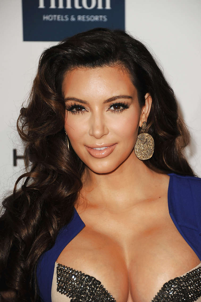 Kim Kardashian showing mega cleavage paparazzi pictures #75273828