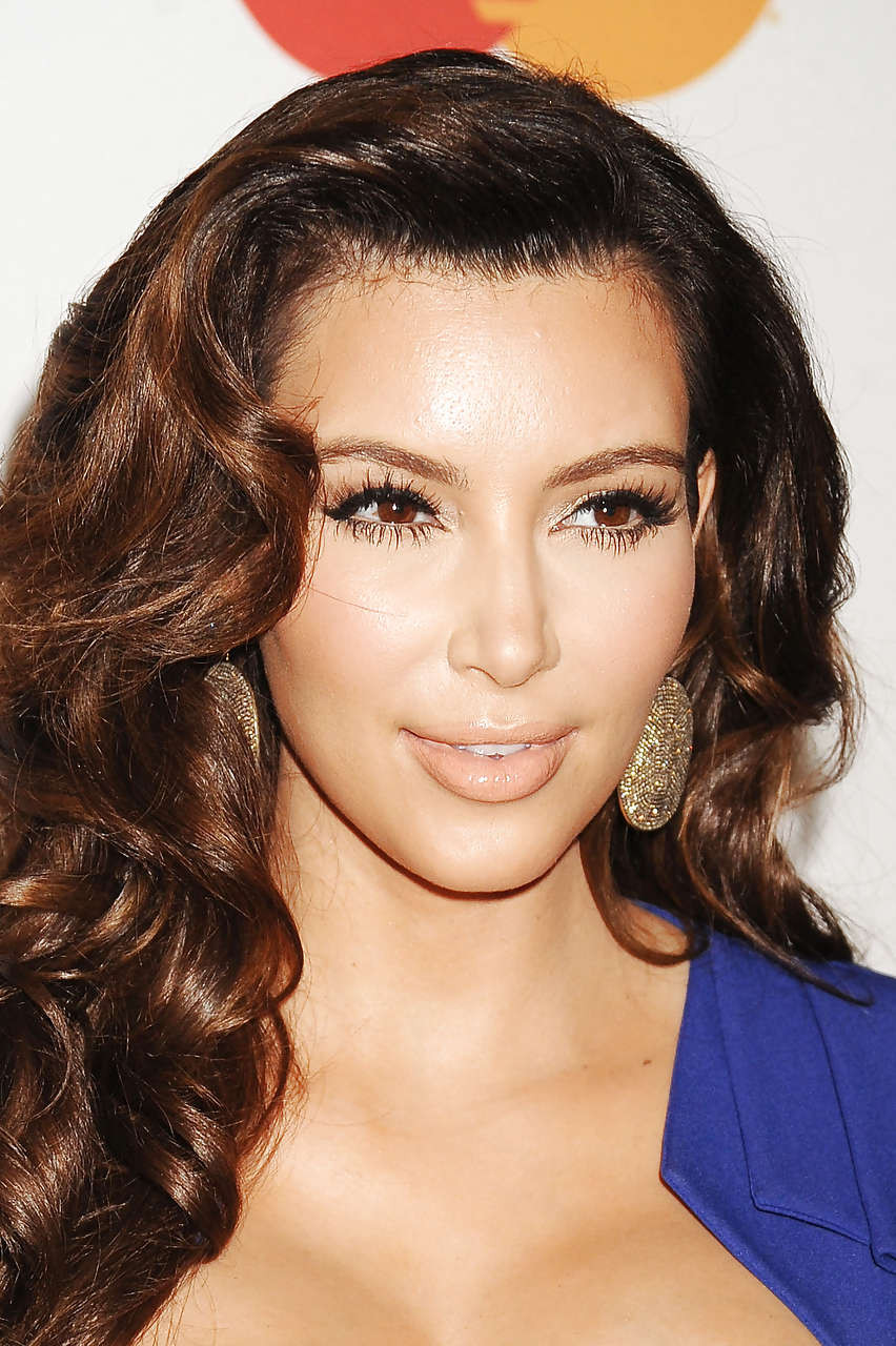 Kim Kardashian showing mega cleavage paparazzi pictures #75273882