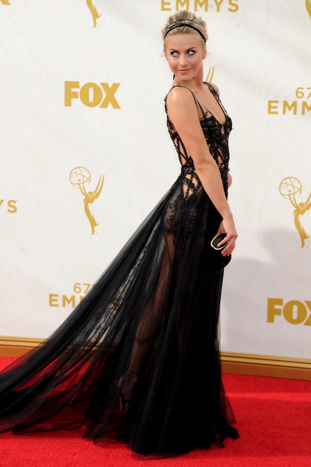 Julianne Hough mit durchsichtigen Brüsten und Höschen
 #75152237