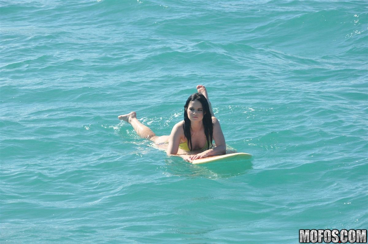 Jenna j ross se fait baiser sur un bateau après avoir surfé
 #74417637