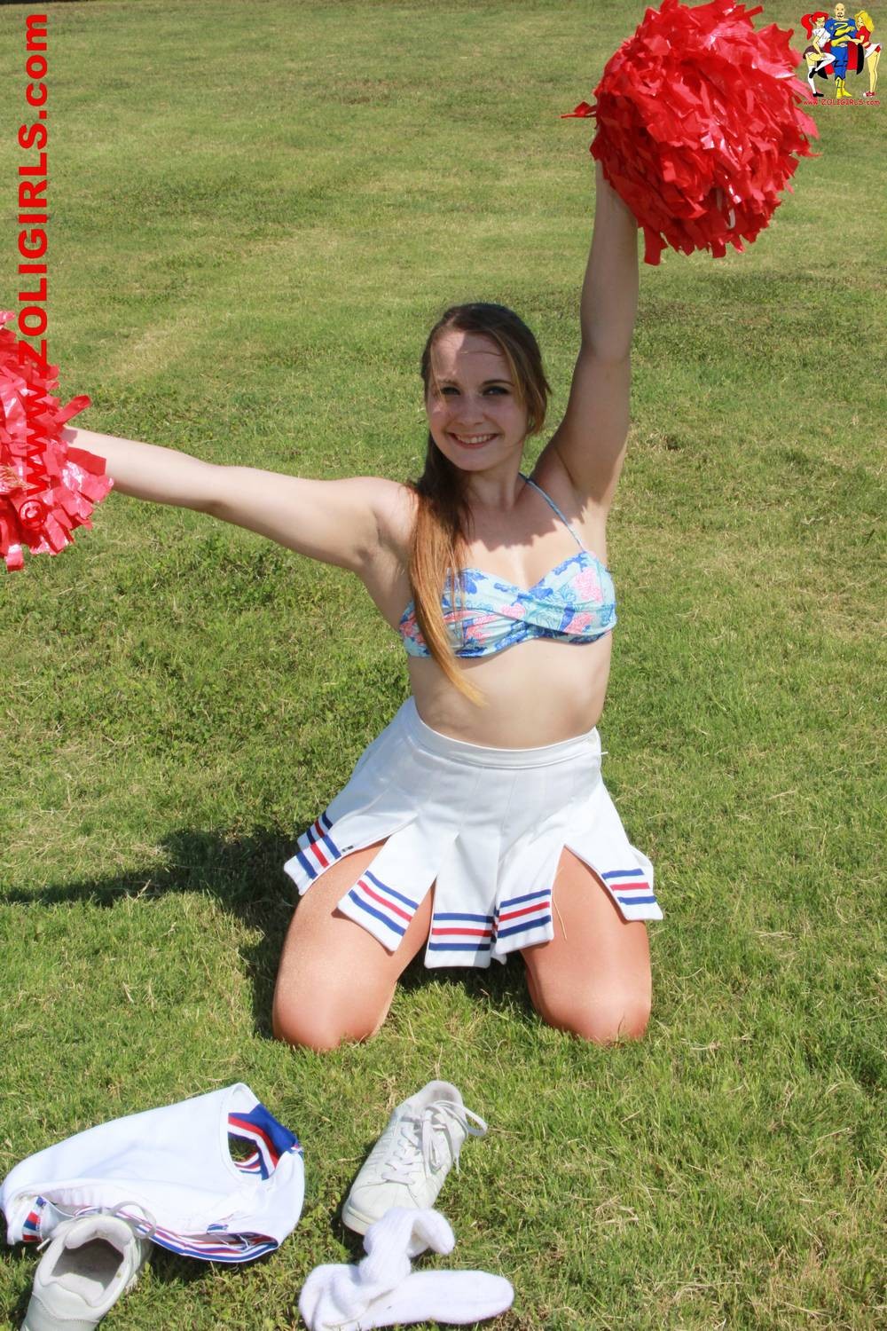 Cute cheerleader posing outside in her pantyhose #75464289