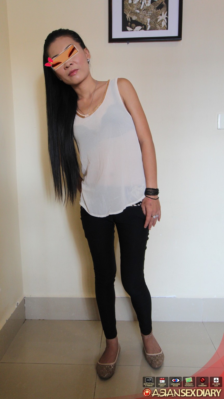 Skinny Asian girl with hairy snatch creamed up by foreign touris