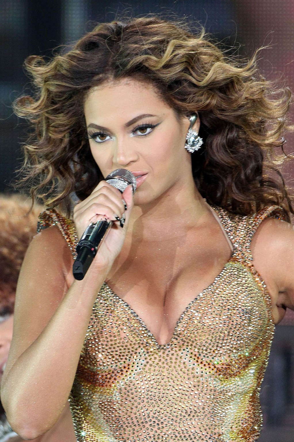 Beyonce Knowles sieht sehr heiß und sexy auf der Bühne aus
 #75358274