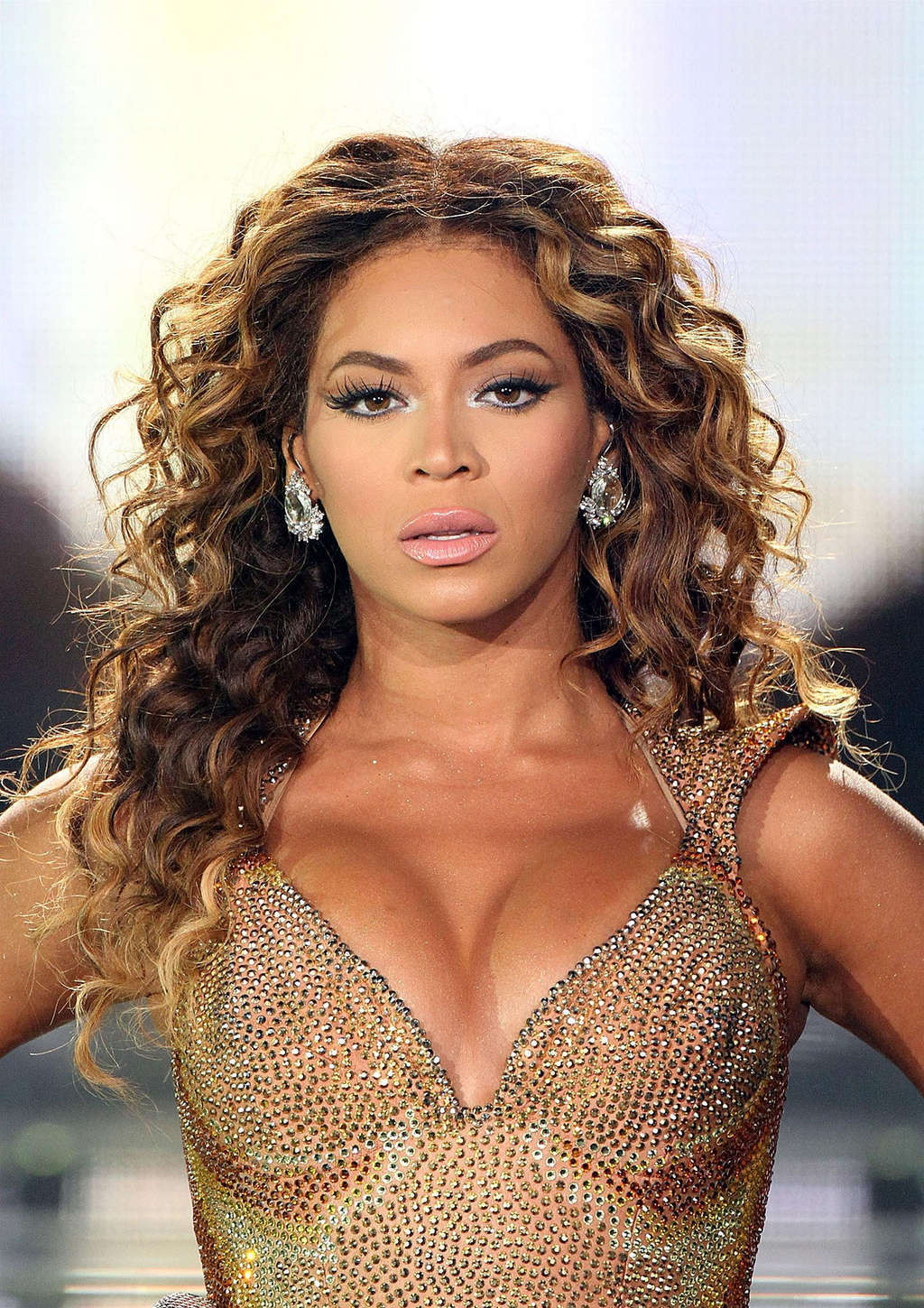 Beyonce Knowles sieht sehr heiß und sexy auf der Bühne aus
 #75358355