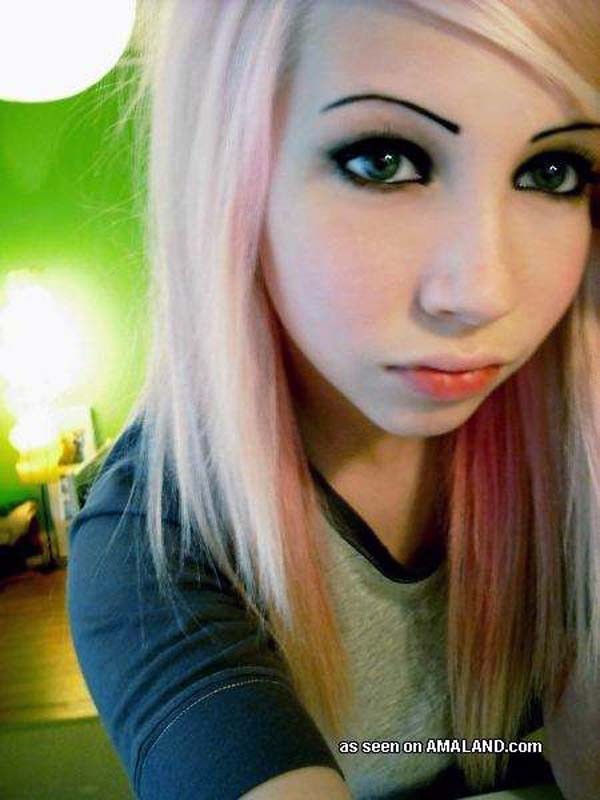 Photo compilation of an amateur blondie emo babe #75709588