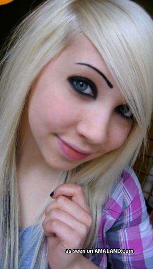 Photo compilation of an amateur blondie emo babe #75709638