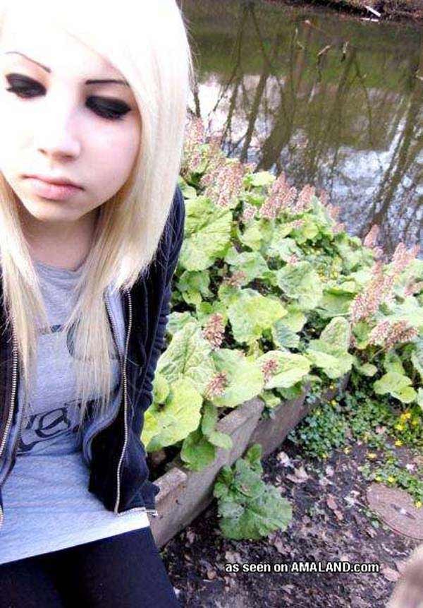 Photo compilation of an amateur blondie emo babe #75709650