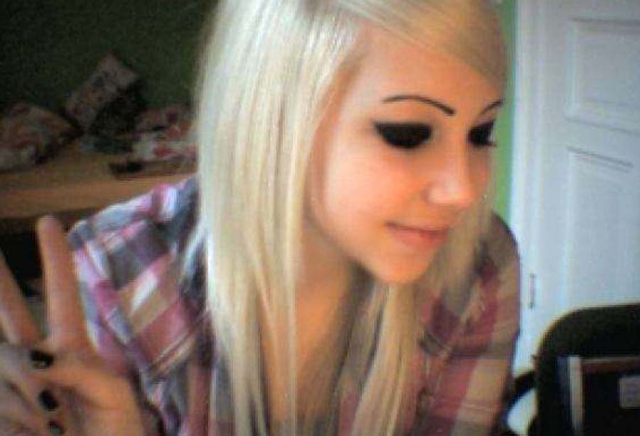 Photo compilation of an amateur blondie emo babe #75709661