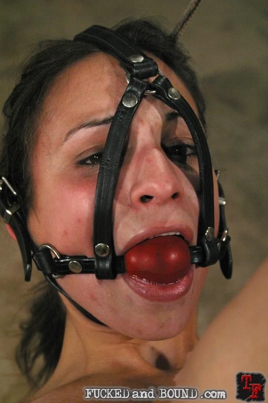 Thin girl gets anal penetration in exciting bondage act #72146751