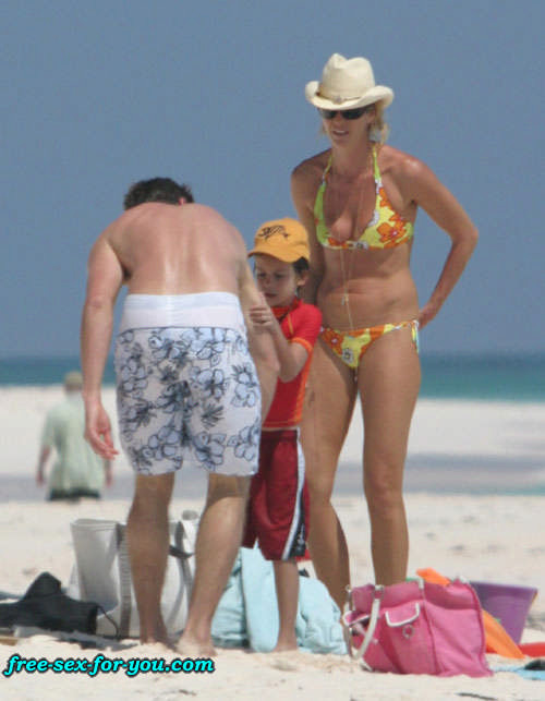 Elle MacPherson showing her nice tits on beach paparazzi pics #75424382