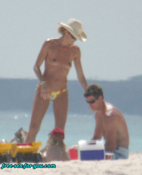 Elle MacPherson showing her nice tits on beach paparazzi pics #75424400