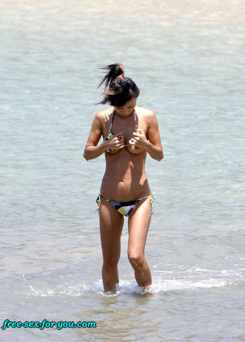 Bai Ling showing her pussy and small tits to paparazzi on beach #75419427